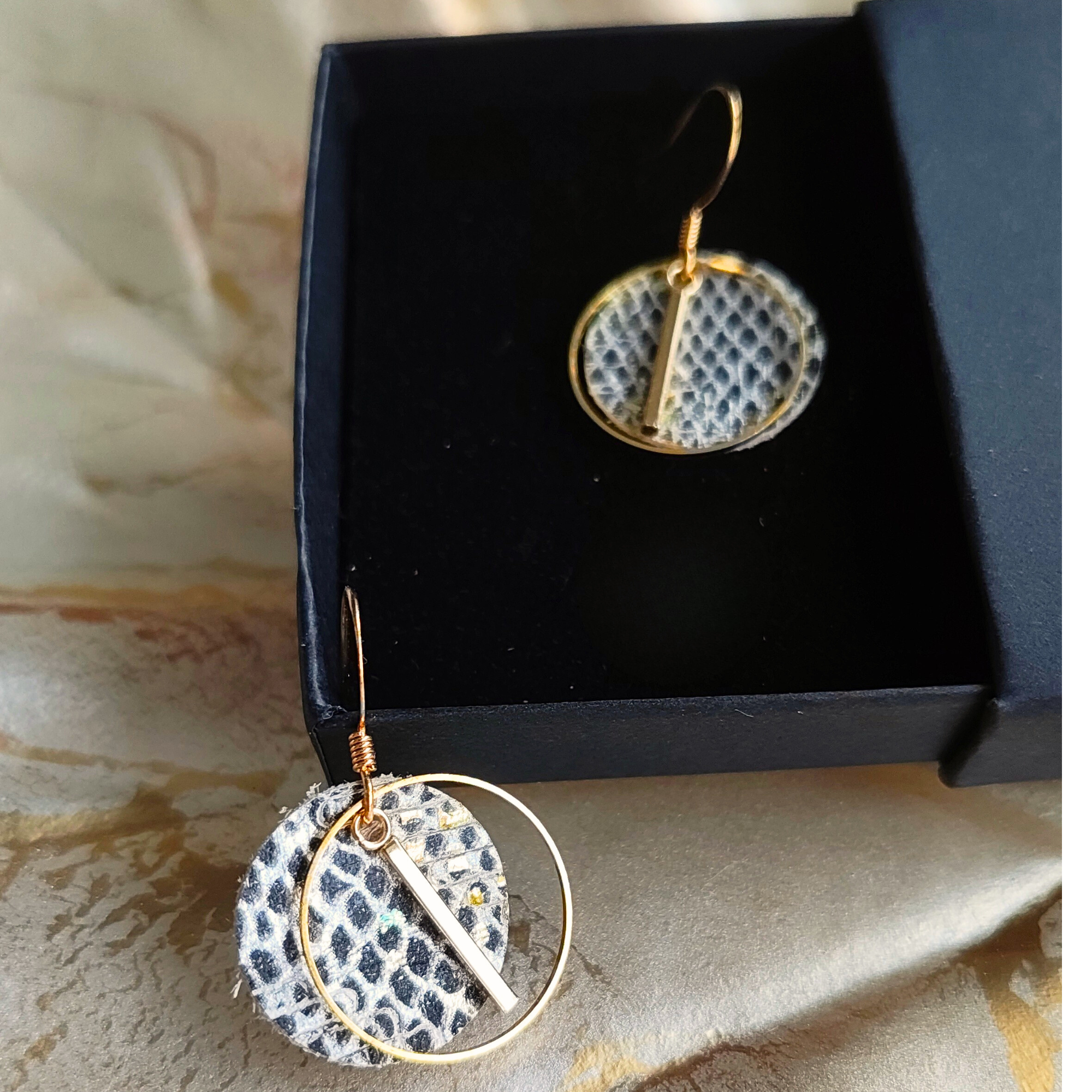 Aontaithe earrings