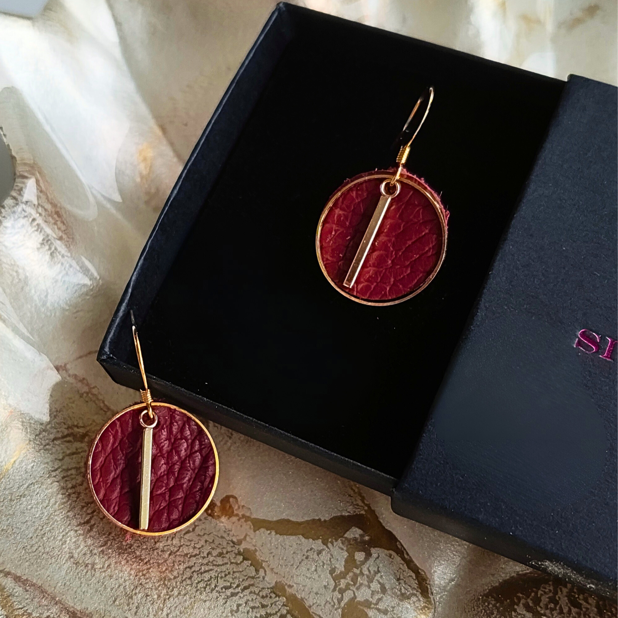 Aontaithe earrings